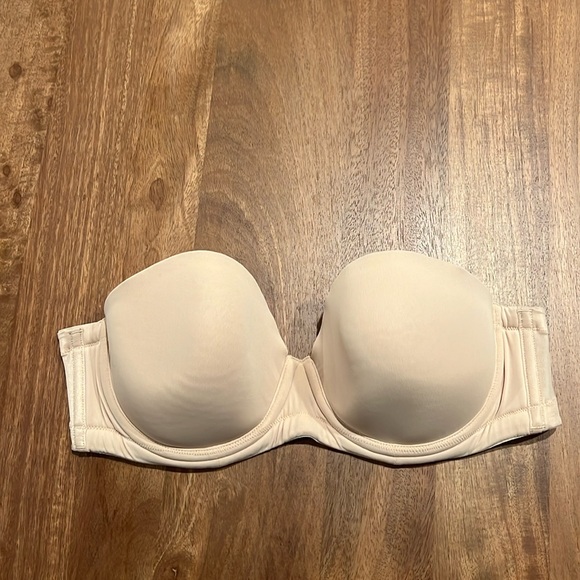 Wacoal Strapless Bra - Picture 2 of 8